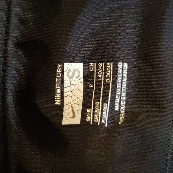 (S) Nike Classic Color Loose Leg Yoga Cropped Capri Stretch Activewear Athletic - Picture 3 of 9